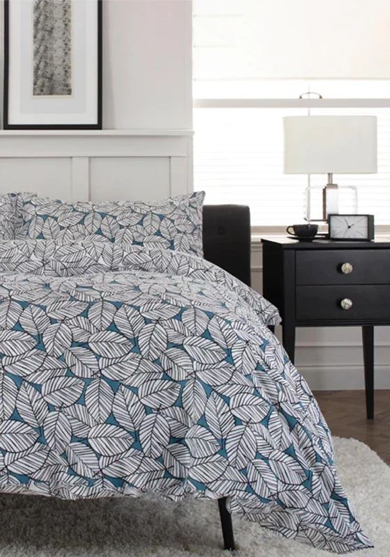 Deyongs Reversible Scandi Leaf Print Duvet Set, Blue Multi