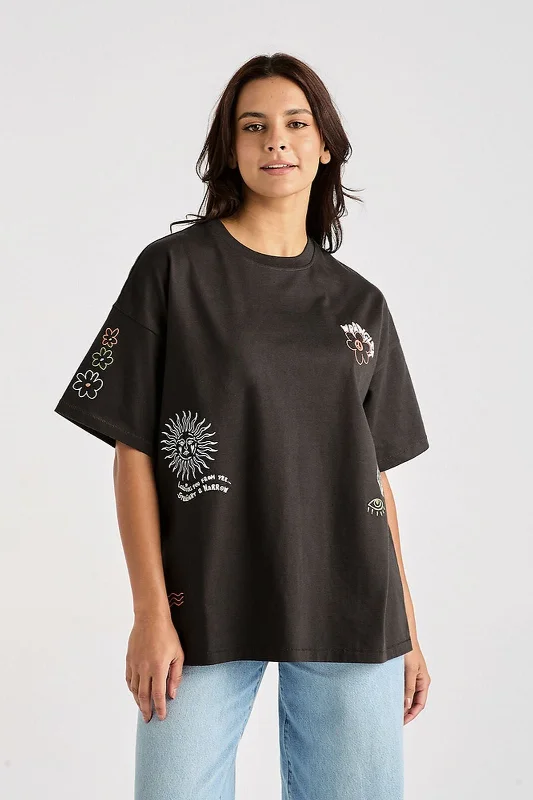 Fitted T-ShirtsSun Dream Boxy Slouch Tee | Worn Black